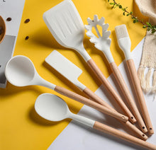 Load image into Gallery viewer, 11 Piece Utensil Set - Off White (7824156360960)
